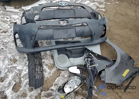 2013 Toyota Prius C z USA, uszkodzony, nr VIN JTDKDTB33D1541825